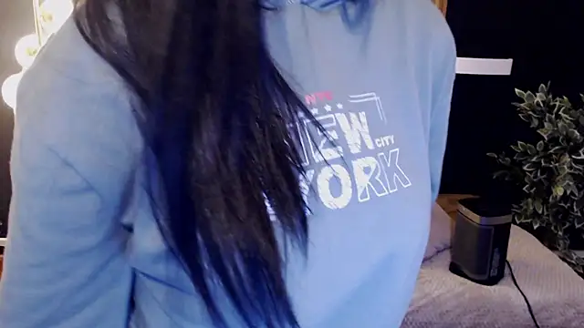 Snapshot of dafne_bss chatting on 03-18-25, 08:36 dafne bss online show from 03-18-25, 08:36