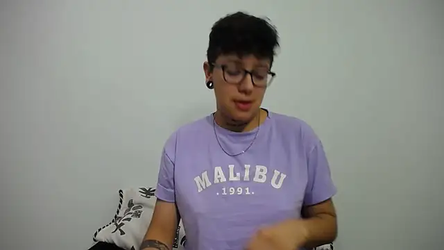 Snapshot of alex_noa chatting on 02-04-25, 07:33 alex noa online show from 02-04-25, 07:33