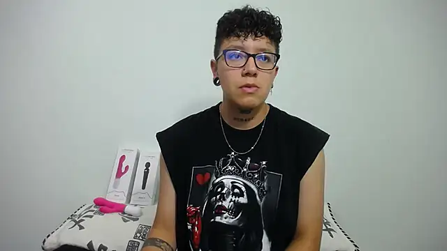 Snapshot of alex_noa chatting on 02-18-25, 07:19 alex noa online show from 02-18-25, 07:19