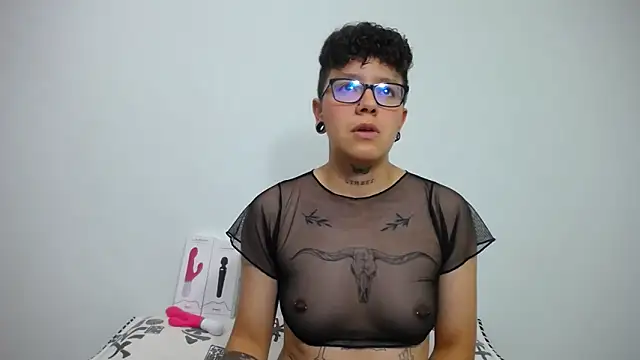 Snapshot of alex_noa chatting on 02-21-25, 10:26 alex noa online show from 02-21-25, 10:26