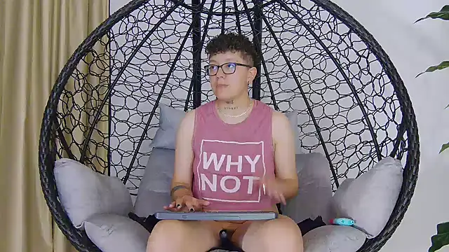 alex noa online show from 11-21-25, 07:45