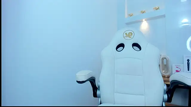 Dalia-Prada online show from 10-11-25, 04:44