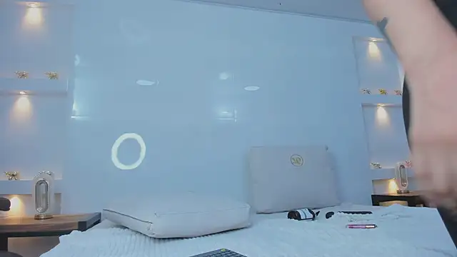 Dalia-Prada online show from 03-21-26, 08:30