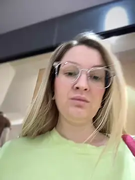 Snapshot of Teya_moon_ chatting on 12-29-24, 10:34 Teya moon  online show from 12-29-24, 10:34