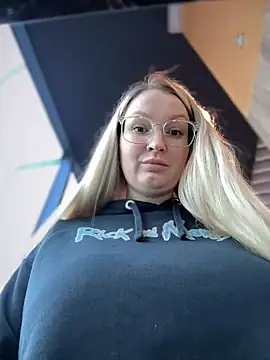 Snapshot of Teya_moon_ chatting on 01-30-25, 11:22 Teya moon  online show from 01-30-25, 11:22