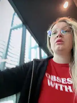 Snapshot of Teya_moon_ chatting on 02-26-25, 12:47 Teya moon  online show from 02-26-25, 12:47