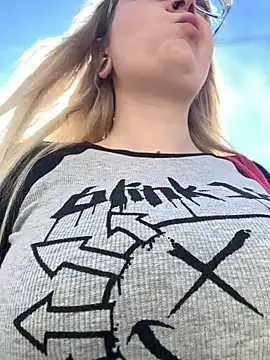 Snapshot of Teya_moon_ chatting on 03-13-25, 10:47 Teya moon  online show from 03-13-25, 10:47