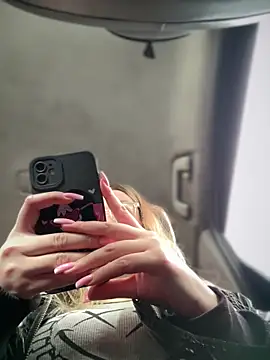 Snapshot of Teya_moon_ chatting on 03-20-25, 10:21 Teya moon  online show from 03-20-25, 10:21