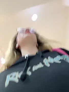 Snapshot of Teya_moon_ chatting on 10-14-25, 09:10 Teya moon  online show from 10-14-25, 09:10