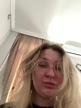 Teya moon  online show from 11-22-25, 08:02