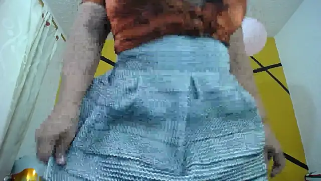 Snapshot of Catalina_JH chatting on 12-28-24, 01:17 Catalina JH online show from 12-28-24, 01:17