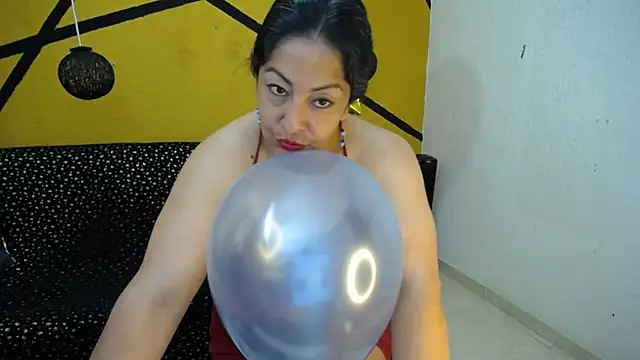 Snapshot of Catalina_JH chatting on 01-04-25, 07:02 Catalina JH online show from 01-04-25, 07:02