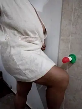 Snapshot of Catalina_JH chatting on 02-16-25, 08:21 Catalina JH online show from 02-16-25, 08:21