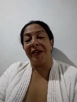 Snapshot of Catalina_JH chatting on 02-19-25, 08:22 Catalina JH online show from 02-19-25, 08:22