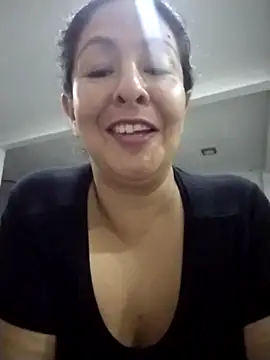 Snapshot of Catalina_JH chatting on 02-25-25, 08:25 Catalina JH online show from 02-25-25, 08:25