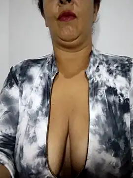 Snapshot of Catalina_JH chatting on 03-07-25, 05:40 Catalina JH online show from 03-07-25, 05:40