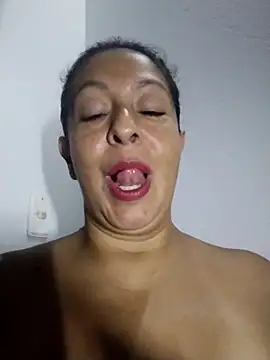 Snapshot of Catalina_JH chatting on 03-08-25, 09:50 Catalina JH online show from 03-08-25, 09:50