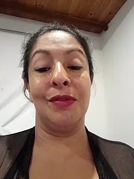 Snapshot of Catalina_JH chatting on 03-11-25, 09:13 Catalina JH online show from 03-11-25, 09:13