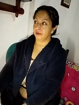 Snapshot of Catalina_JH chatting on 09-20-25, 04:13 Catalina JH online show from 09-20-25, 04:13