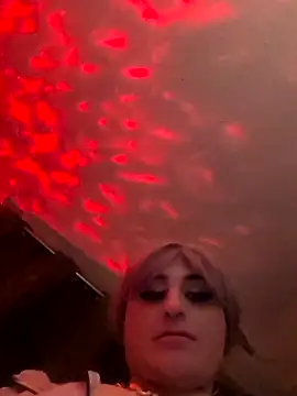 Snapshot of xLilWunx chatting on 10-14-25, 09:10 xLilWunx online show from 10-14-25, 09:10