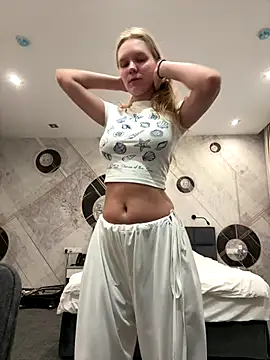 Snapshot of Ketitull chatting on 09-12-25, 04:23 Ketitull online show from 09-12-25, 04:23