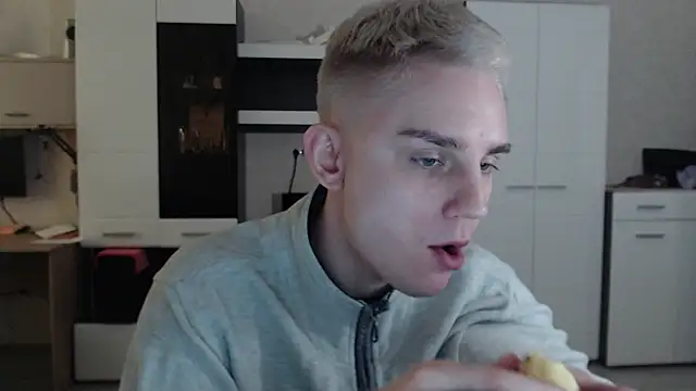 angryzan online show from 02-11-25, 07:44