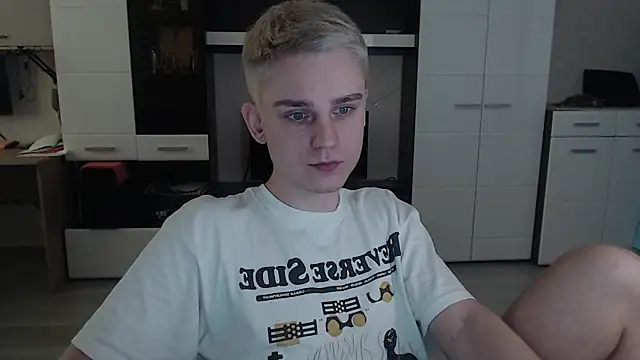 angryzan online show from 02-18-25, 07:43