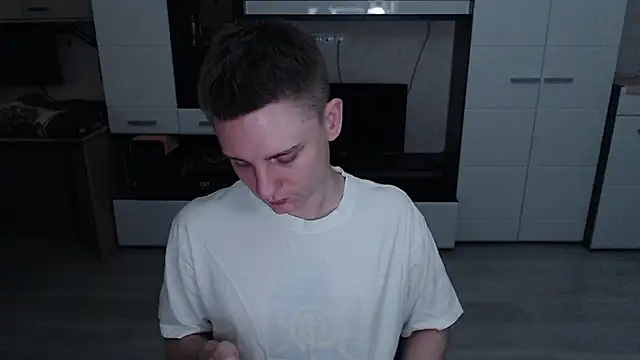 angryzan online show from 10-17-25, 04:15