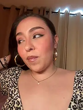 Snapshot of SofiMeza chatting on 01-21-25, 05:30 SofiMeza online show from 01-21-25, 05:30