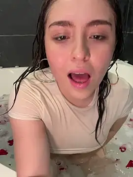 Snapshot of SofiMeza chatting on 02-14-25, 04:52 SofiMeza online show from 02-14-25, 04:52