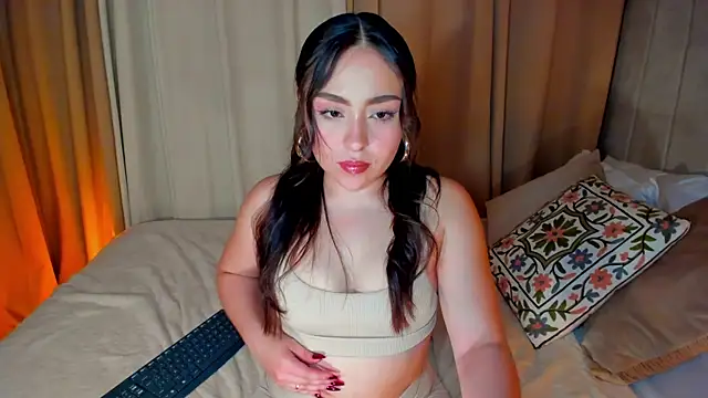 Snapshot of SofiMeza chatting on 02-22-25, 03:47 SofiMeza online show from 02-22-25, 03:47