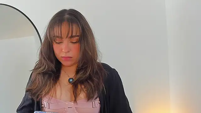 Snapshot of SofiMeza chatting on 09-19-25, 01:56 SofiMeza online show from 09-19-25, 01:56