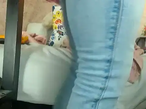 Snapshot of hairy_pussywet chatting on 01-29-25, 01:16 hairy pussywet online show from 01-29-25, 01:16