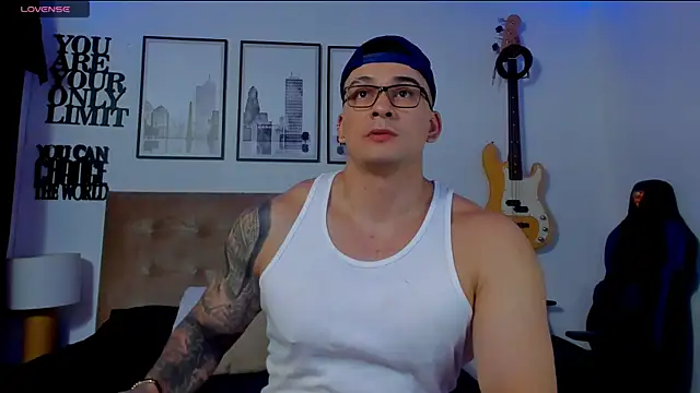 seancarreraa online show from 12-18-25, 03:23