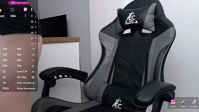 Snapshot of MakiimaStar chatting on 02-21-25, 06:29 MakiimaStar online show from 02-21-25, 06:29