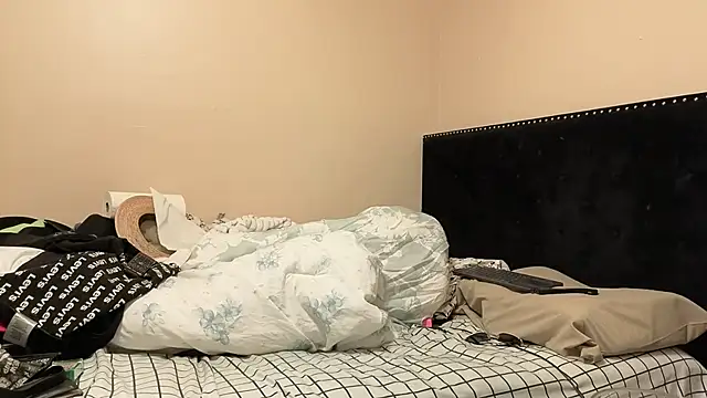 hailzeffn online show from 10-26-25, 10:21