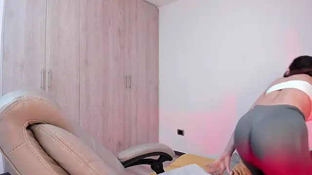  miamadison online show from 10-31-25, 02:23