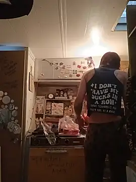 whitetrashdirtyslut online show from 05-22-26, 02:01