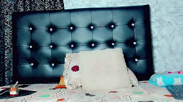 Snapshot of gennesisxx chatting on 06-14-26, 04:03 gennesisxx online show from 06-14-26, 04:03