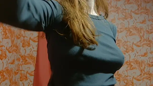 Snapshot of strawberrysmoothie chatting on 01-04-25, 11:27 strawberrysmoothie online show from 01-04-25, 11:27