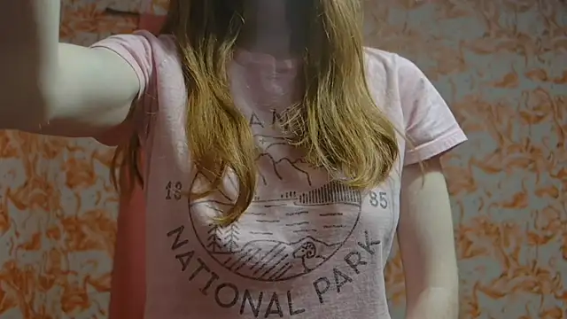 Snapshot of strawberrysmoothie chatting on 02-18-25, 04:04 strawberrysmoothie online show from 02-18-25, 04:04