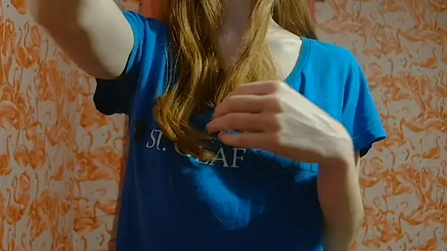 Snapshot of strawberrysmoothie chatting on 03-15-25, 05:08 strawberrysmoothie online show from 03-15-25, 05:08