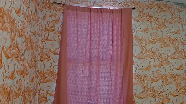 Snapshot of strawberrysmoothie chatting on 10-14-25, 06:42 strawberrysmoothie online show from 10-14-25, 06:42