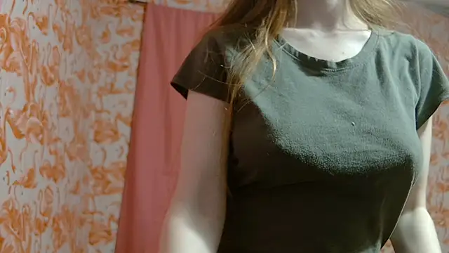 Snapshot of strawberrysmoothie chatting on 02-12-26, 05:46 strawberrysmoothie online show from 02-12-26, 05:46