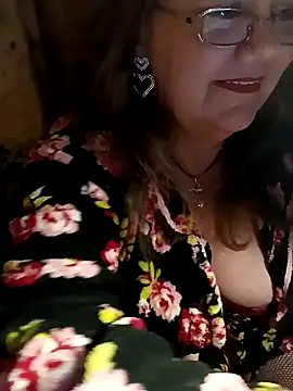 Snapshot of Snezhana chatting on 02-16-25, 11:26 Snezhana online show from 02-16-25, 11:26