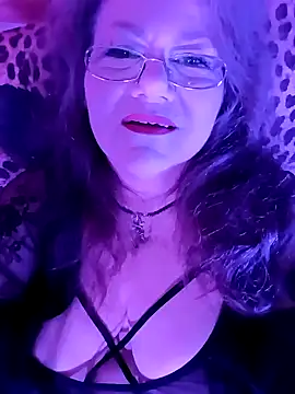 Snapshot of Snezhana chatting on 03-12-25, 12:53 Snezhana online show from 03-12-25, 12:53