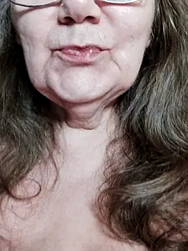 Snapshot of Snezhana chatting on 03-22-26, 01:53 Snezhana online show from 03-22-26, 01:53