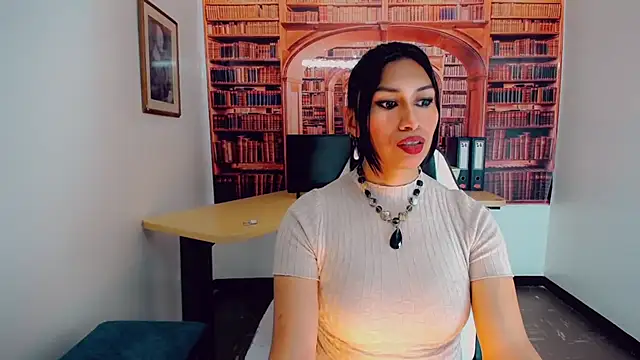 khiara moretti online show from 01-07-25, 07:28