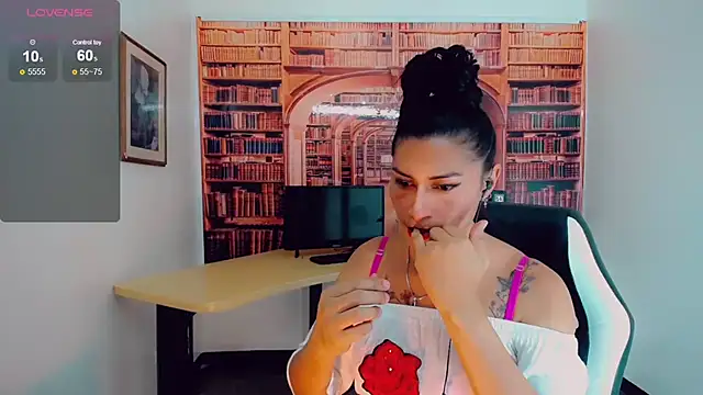 khiara moretti online show from 01-11-25, 01:37