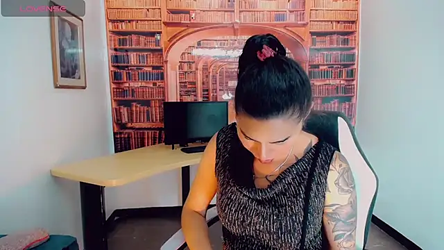 khiara moretti online show from 03-03-25, 07:49